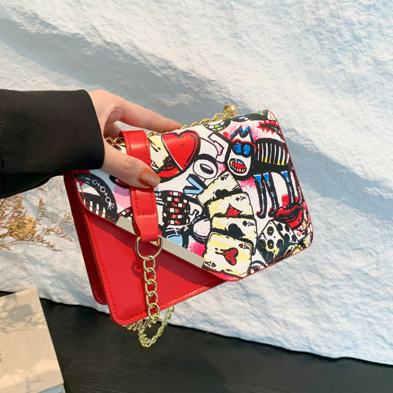 2024 New style fashionable and simple graffiti print single-shoulder small square bag, niche design Korean version chain crossbody single-shoulder bag full figure