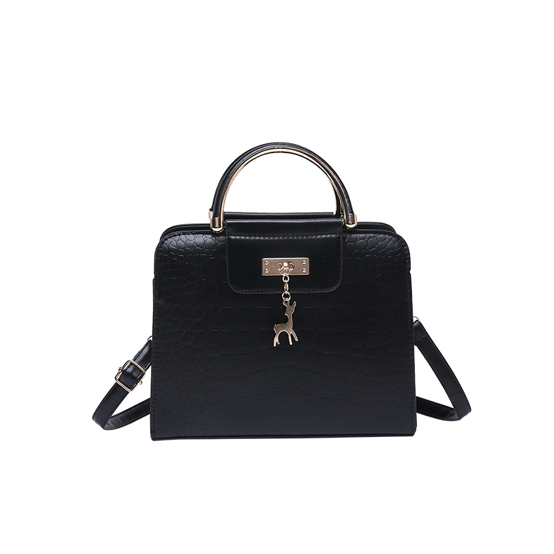 The 2025 new cross-border simple small square bag exudes a sense of fashion and sophistication. Its niche design is versatile and trendy. It's a single-shoulder crossbody bag for women Item Picture