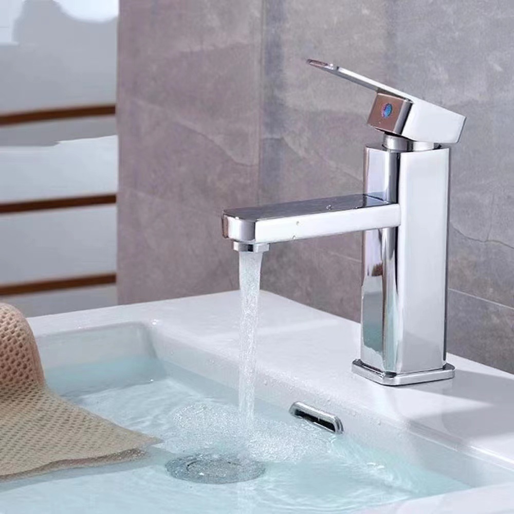Copper core bottom basin faucet, black square single-hole basin faucet, countertop basin, stainless steel hot and cold water faucet details Picture