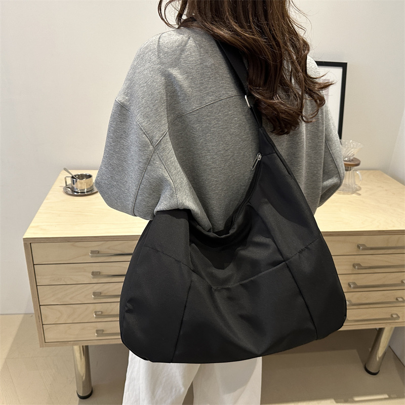 2024 New Tote bag for female college students, crossbody bag for class, single-shoulder bag for commuting to work, nylon bag, cotton-padded jacket bag Specification drawing