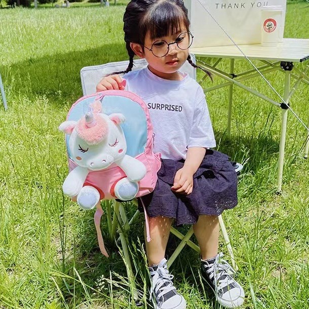 New cartoon plush toy detachable schoolbag for children aged 1-6, rabbit small backpack for boys and girls Application Scenario
