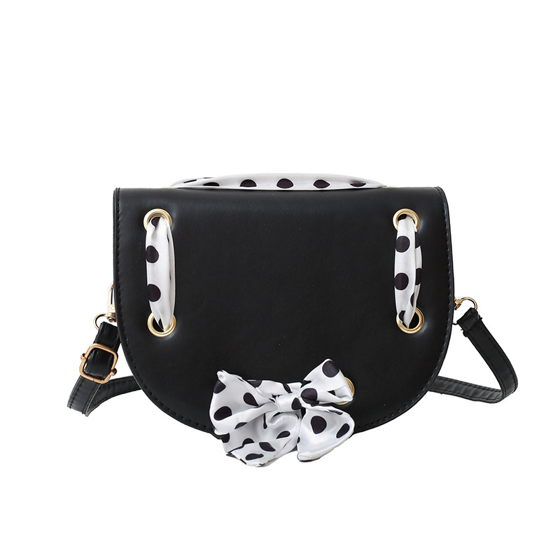 The new 2024 elegant, simple and stylish single-shoulder crossbody women's bag features a niche design for commuting, fashionable and individual saddle bags Item Picture