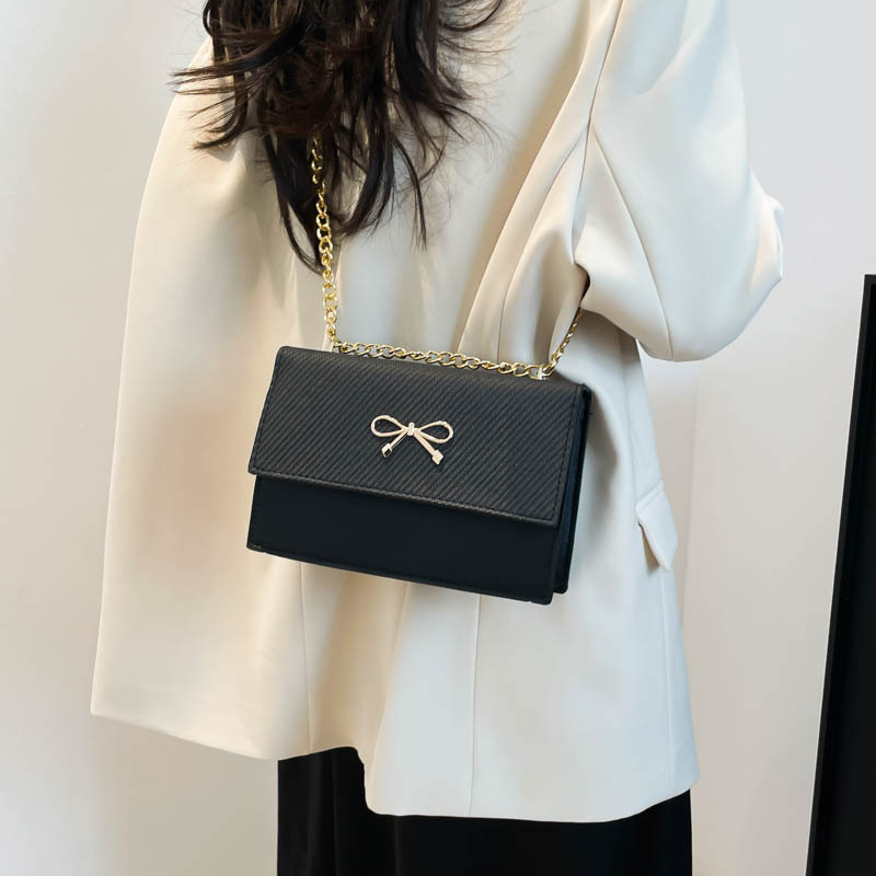 Korean niche high-end chain women's bag 2025 Spring/Summer new style popular bow single-shoulder crossbody bag small square bag Specification drawing