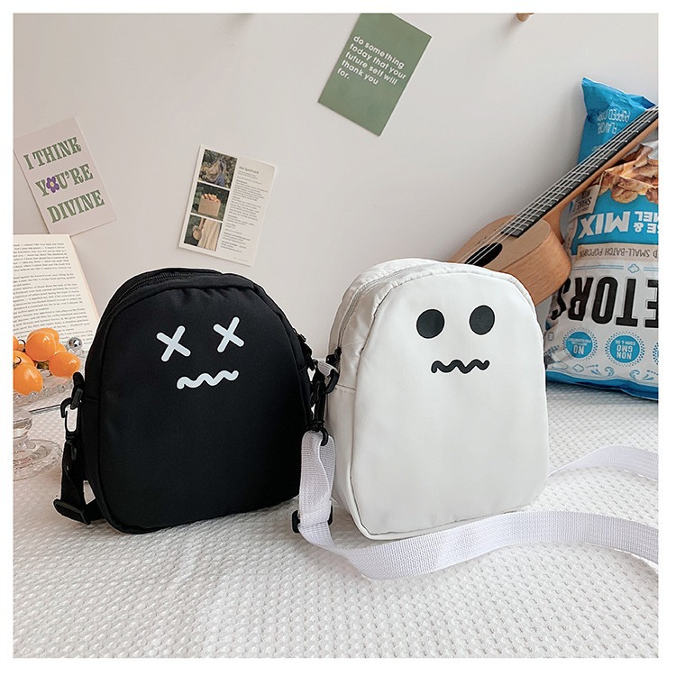 A new cross-border male ghost print student crossbody bag with a Harajuku style, featuring a unique Japanese style, is versatile and lightweight details Picture