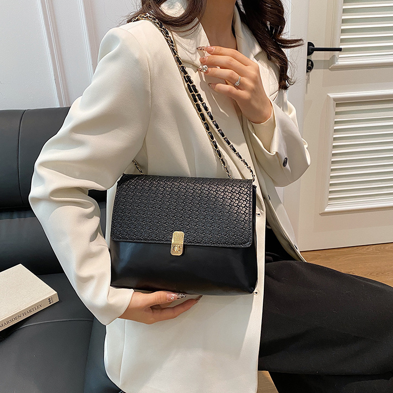 High-end and niche women's bag, 2024 new fashion crossbody bag for women, casual and retro, women's hand-held shoulder bag Specification drawing
