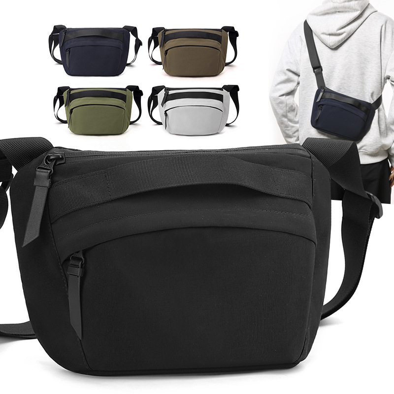 WEPOWER's new Japanese streetwear crossbody bag, a large-capacity travel chest bag, and a casual commuting single-shoulder bag full figure