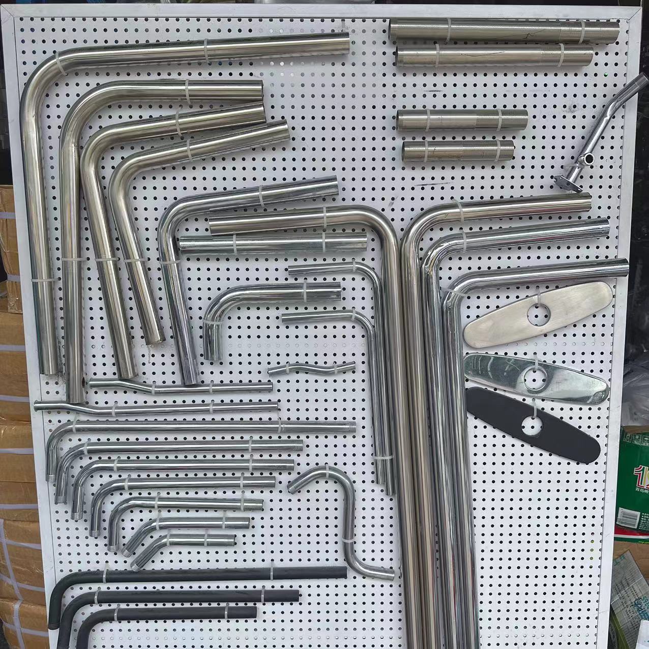 Shower top, shower head, all-copper fixed base, exposed bracket, horizontal bar, bathroom, bathhouse, shower head, wall, stainless steel elbow pipe details Picture