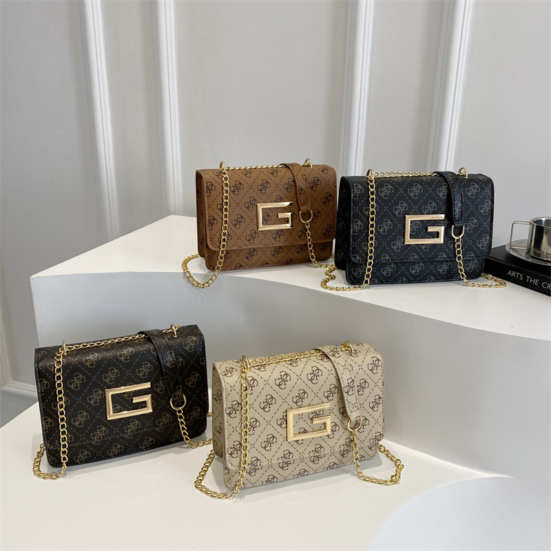 Simple and fashionable chain bag for women 2025 cross-border new trendy and versatile single-shoulder crossbody bag Application Scenario