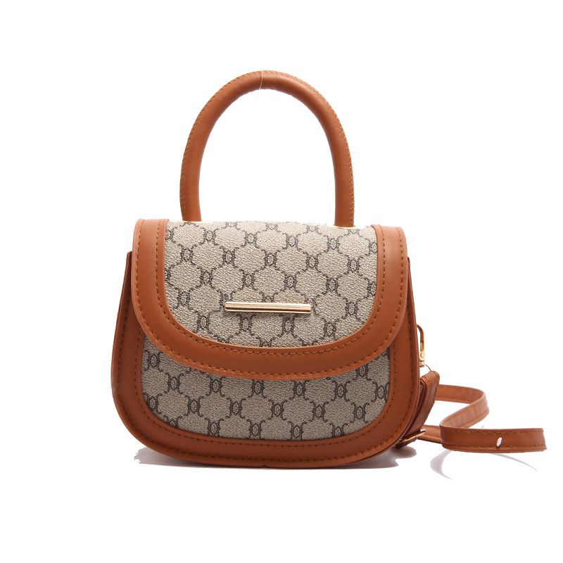 Simple, fashionable, gentle and niche handbag, new autumn 2024 collection, stylish and high-quality single-shoulder crossbody saddle bag Item Picture