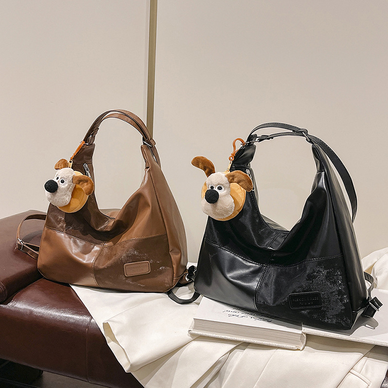 New autumn/winter 2024 trendy women's single-shoulder bag, large-capacity, high-quality commuting backpack, solid color soft surface crossbody bag Application Scenario