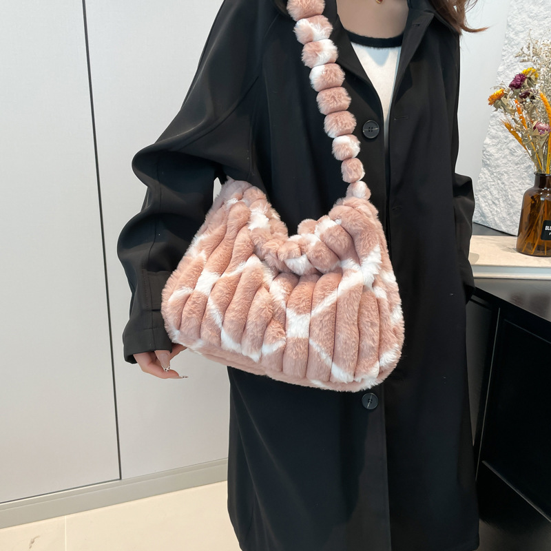 Large-capacity women's spring new plush bag, large bag, striped fur bag, fashionable shoulder bag, tote bag Specification drawing