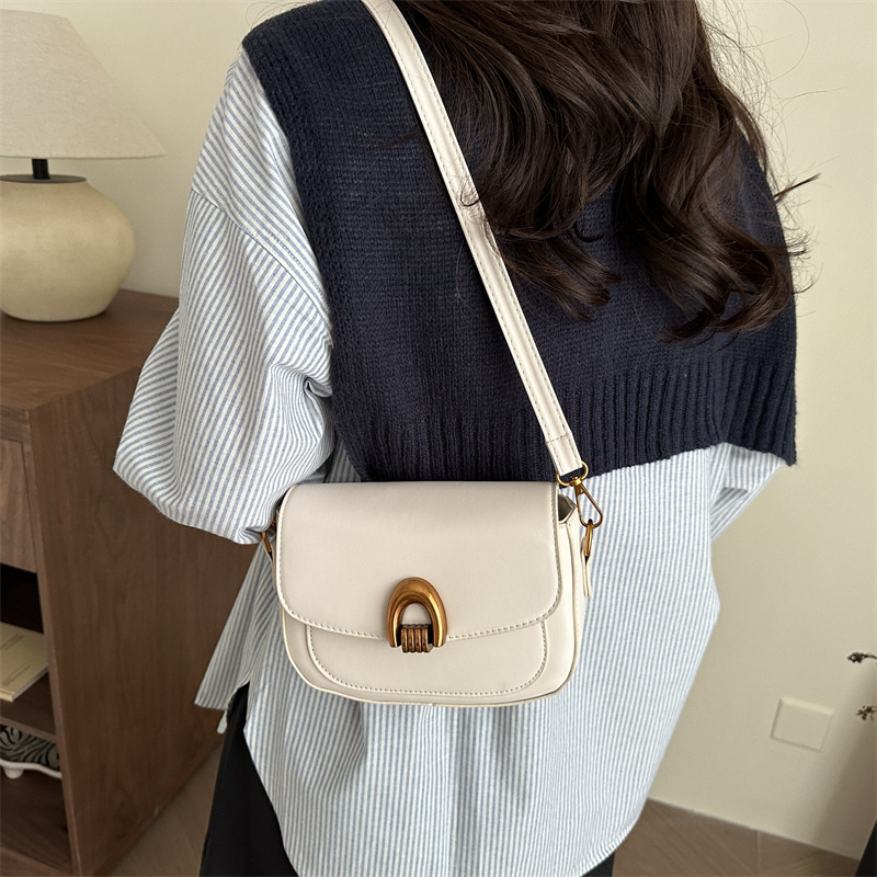 Retro niche underarm bag for women, new Spring 2025 trendy and fashionable saddle bag, simple single-shoulder crossbody bag details Picture