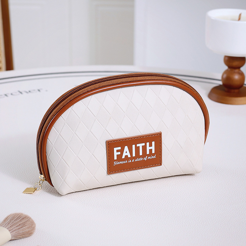 Runhui diamond-shaped semi-round hand-held makeup bag, cosmetics storage bag, travel toiletries bag, makeup bag minimum order one full figure