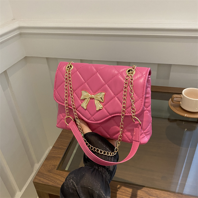 High-end bow underarm fashionable bag for women 2024, simple diamond-shaped chain small square bag, French trendy single-shoulder bag full figure
