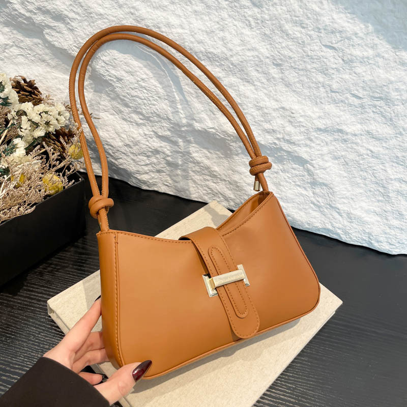 Spring 2025 new versatile and high-end urban commuting underarm bag, hand-held single-shoulder crossbody bag, simple and elegant full figure