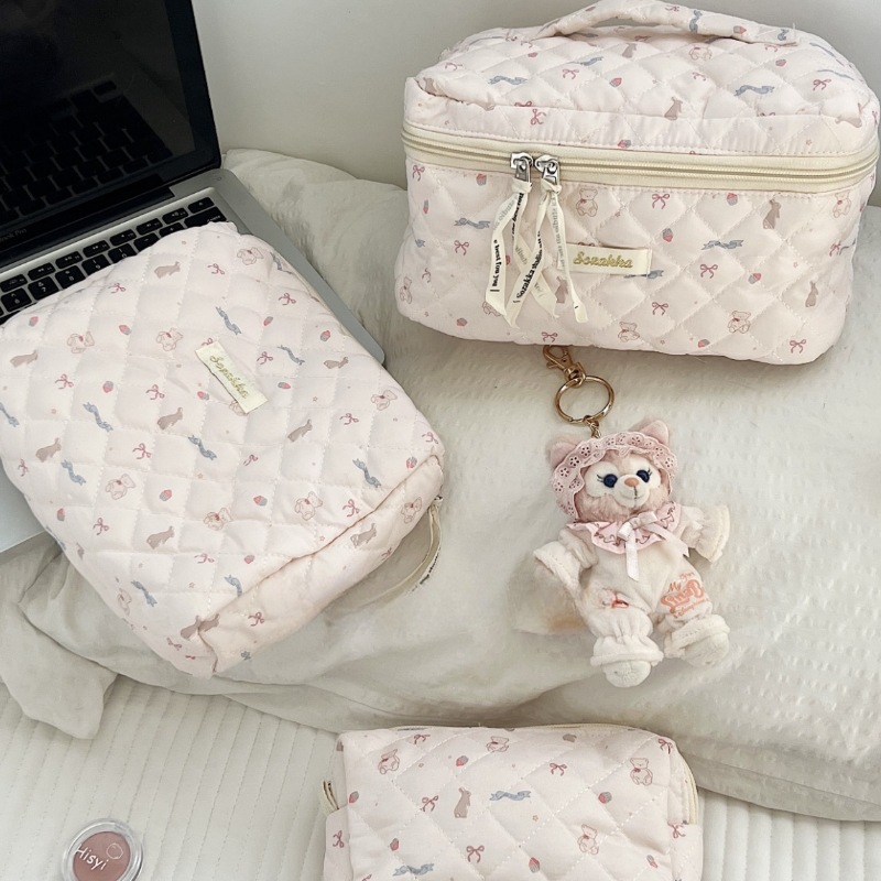 Girls' Heart bow makeup bag 2024 New large-capacity portable hand-held toiletry bag and travel storage bag Application Scenario