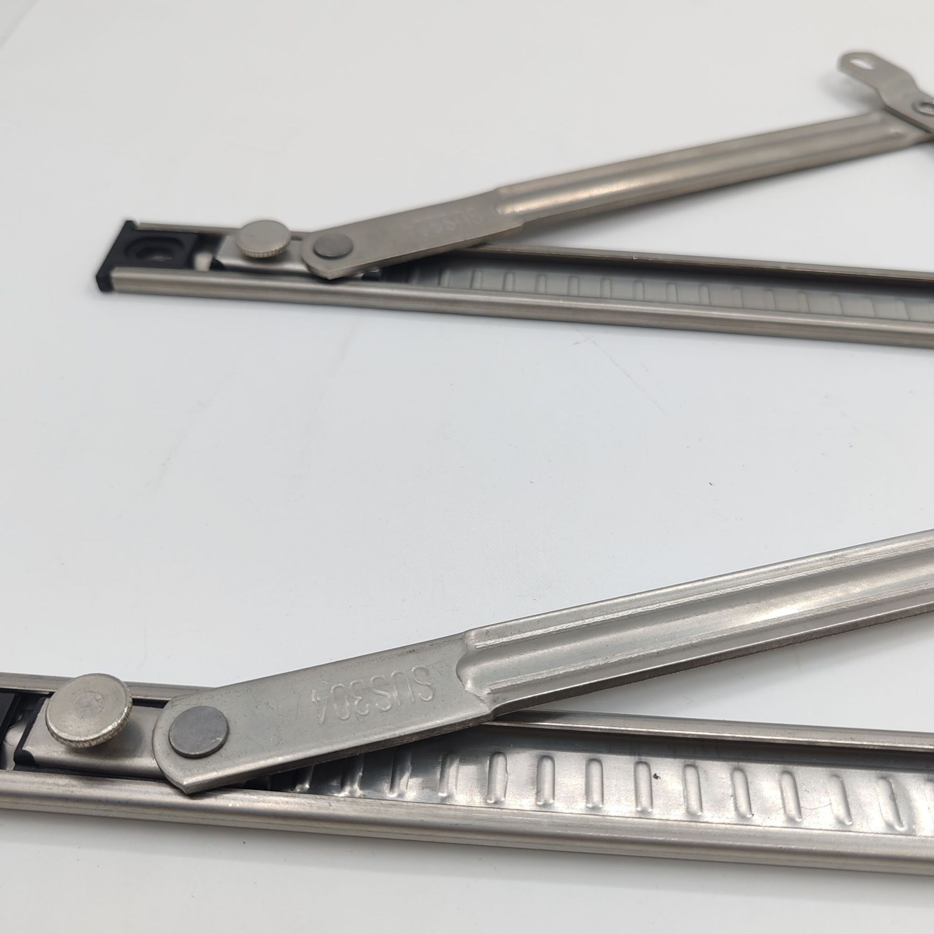 European-style wind bracing, 13.5 square groove stainless steel 304# two-bar wind bracing, casement window aluminum window limit wind bracing Specification drawing