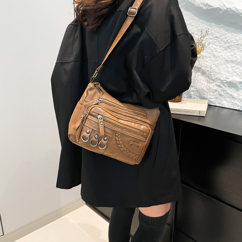 The new 2025 cross-border fashion large-capacity crossbody bag, a simple and multi-layered soft leather-like single-shoulder bag in Korean style Specification drawing