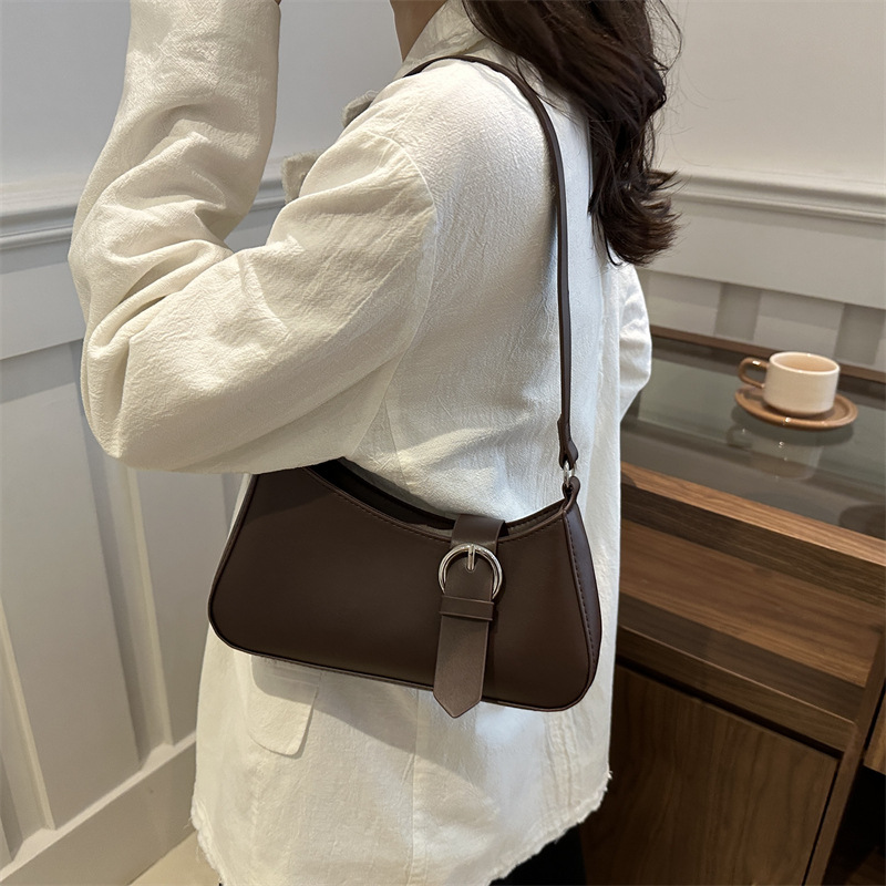 The 2024 new stylish and elegant design single-shoulder crossbody bag, solid-color underarm bag, simple and high-quality commuting bag details Picture