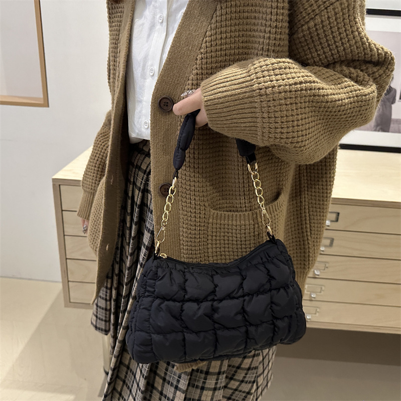 2024 New pleated cloud bag, Korean style niche fashion single-shoulder bag, trendy bubble underarm bag, cotton jacket chain bag Specification drawing