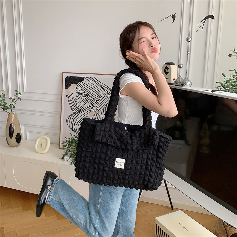 3592 Spring/Summer New pleated bubble large-capacity single-shoulder cloud Bag Korean commuting canvas handbag Specification drawing