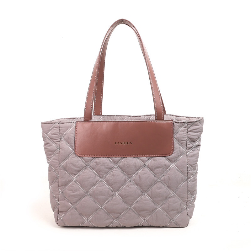 A new large-capacity winter commuting bag with diamond-patterned embroidered thread tote bag, a casual and versatile single-shoulder armpit bag Item Picture