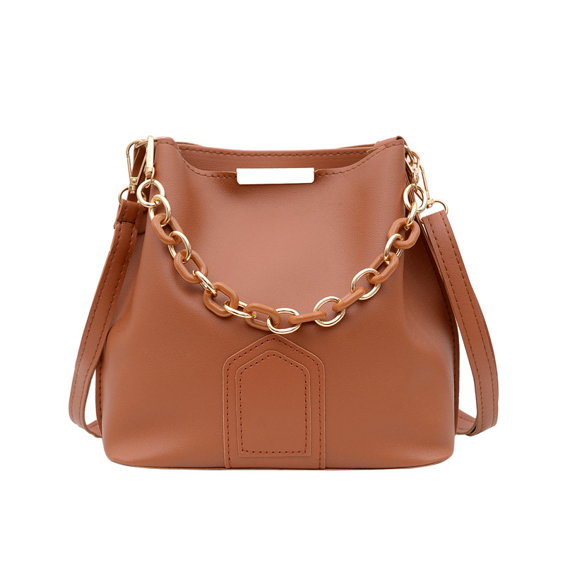 The new trendy and fashionable chain bag for the autumn of 2024, the stylish bucket bag for women, the shoulder bag, and the Korean-style single-shoulder bag Item Picture