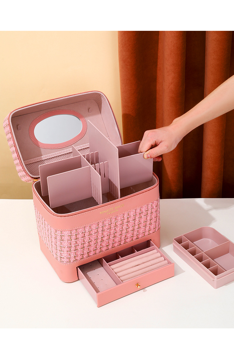 Direct sales from makeup box manufacturers: large-capacity portable makeup bags, large-capacity jewelry storage boxes, and makeup artist follow-up bags Application Scenario