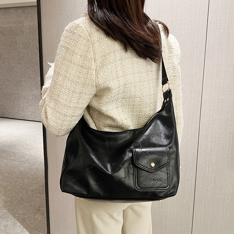 Large-capacity retro bag for women, Spring 2025 new style, versatile, stylish, niche and trendy texture oil leather single-shoulder crossbody bag Specification drawing