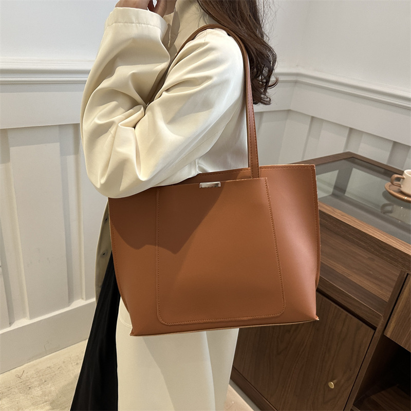 Large-capacity women's trendy and fashionable commuter tote bag handbag, 2024 new minimalist style fashionable single-shoulder bag Specification drawing