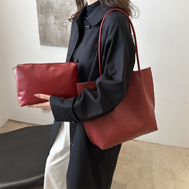 A large-capacity work commuting bag for women, a versatile 2024 new casual single-shoulder shopping bag, and a simple tote bag Specification drawing