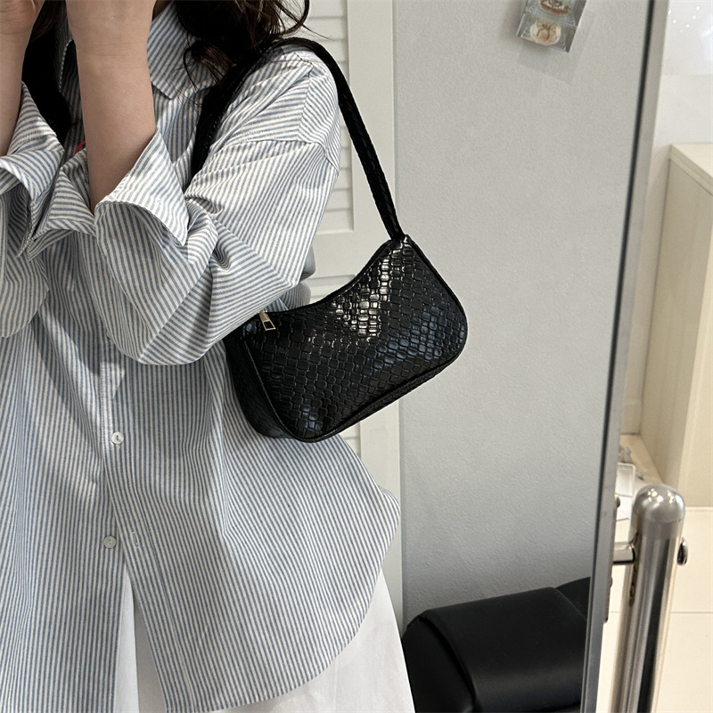 Forest-style simple and high-end quality baguette underarm bag for women 2025 new versatile woven single-shoulder handbag Specification drawing