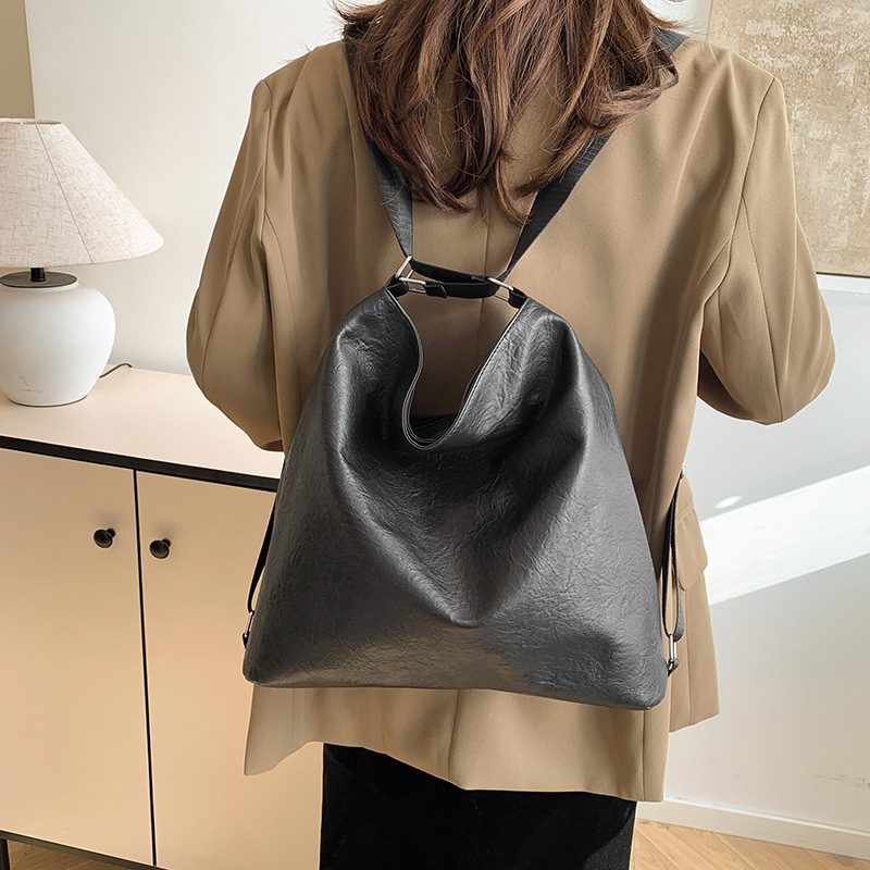 2024 New women's bag, large-capacity bag, crossbody single-shoulder bag, retro and fashionable backpack for students' classes, commuting bag details Picture