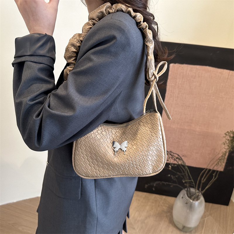 Large-capacity cross-border woven pattern hand-held pleated women's bag, Spring 2025 new butterfly shoulder bag, multi-functional armpit bag Specification drawing