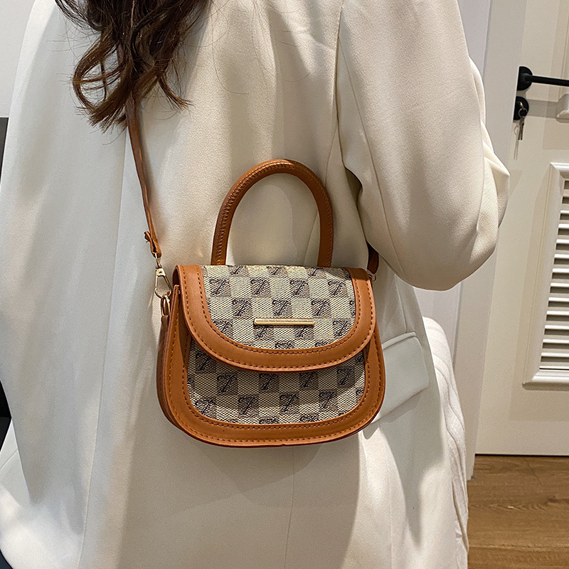 Simple, fashionable, gentle and niche handbag, new autumn 2024 collection, stylish and high-quality single-shoulder crossbody saddle bag Specification drawing