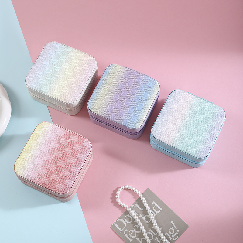 New portable PU jewelry storage box, travel jewelry, stud earrings, rings, necklaces, earrings, jewelry mini box Application Scenario