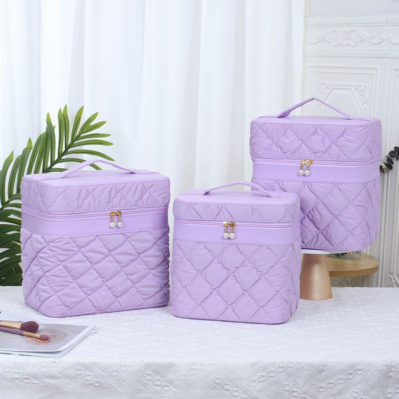 Large-capacity cosmetic bags, handbags, portable cosmetic boxes, cosmetic desktop storage boxes, and high-end souvenir bags details Picture