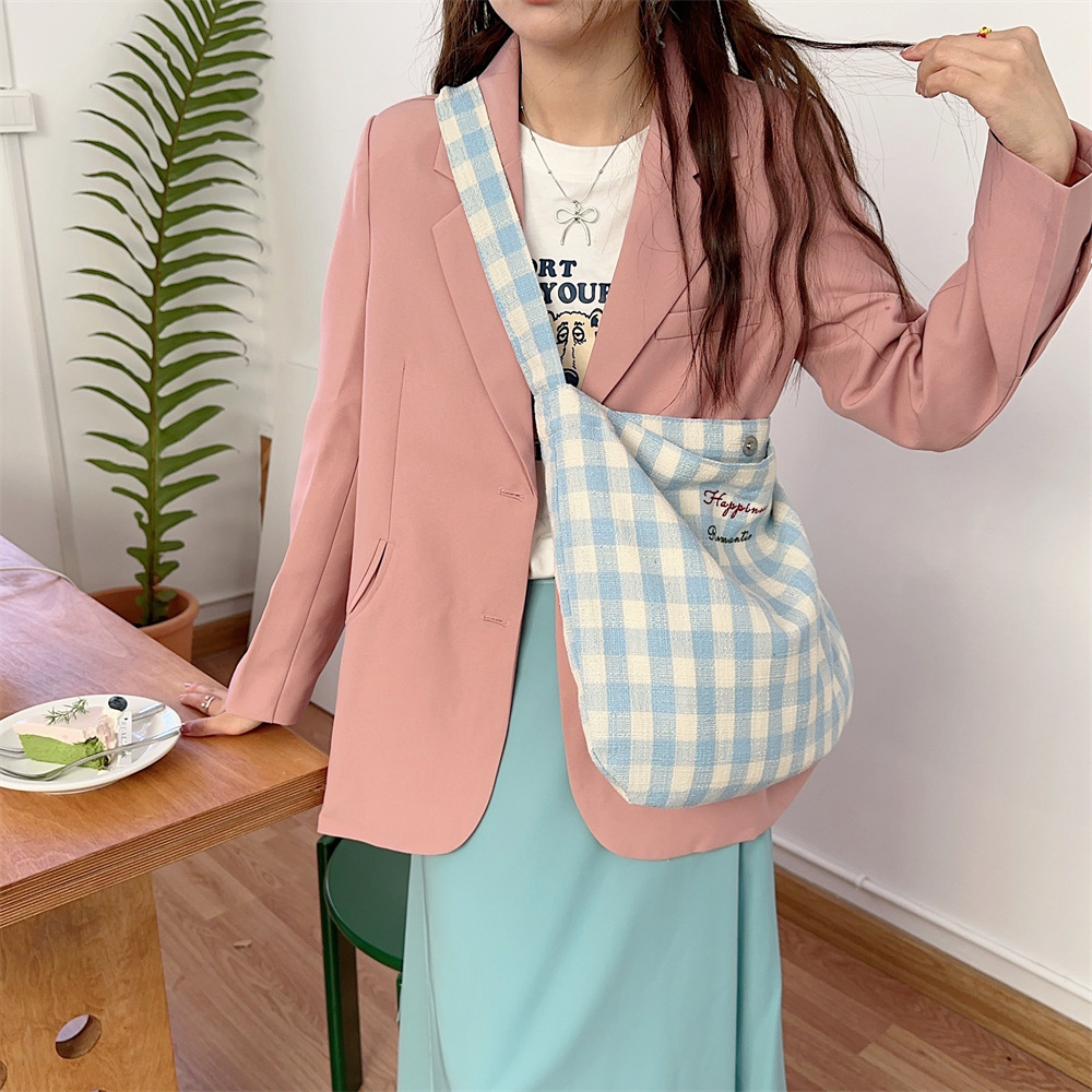 44291 Korean-style casual and versatile checkered single-shoulder crossbody bag with double-sided bow embroidery for commuting to work full figure