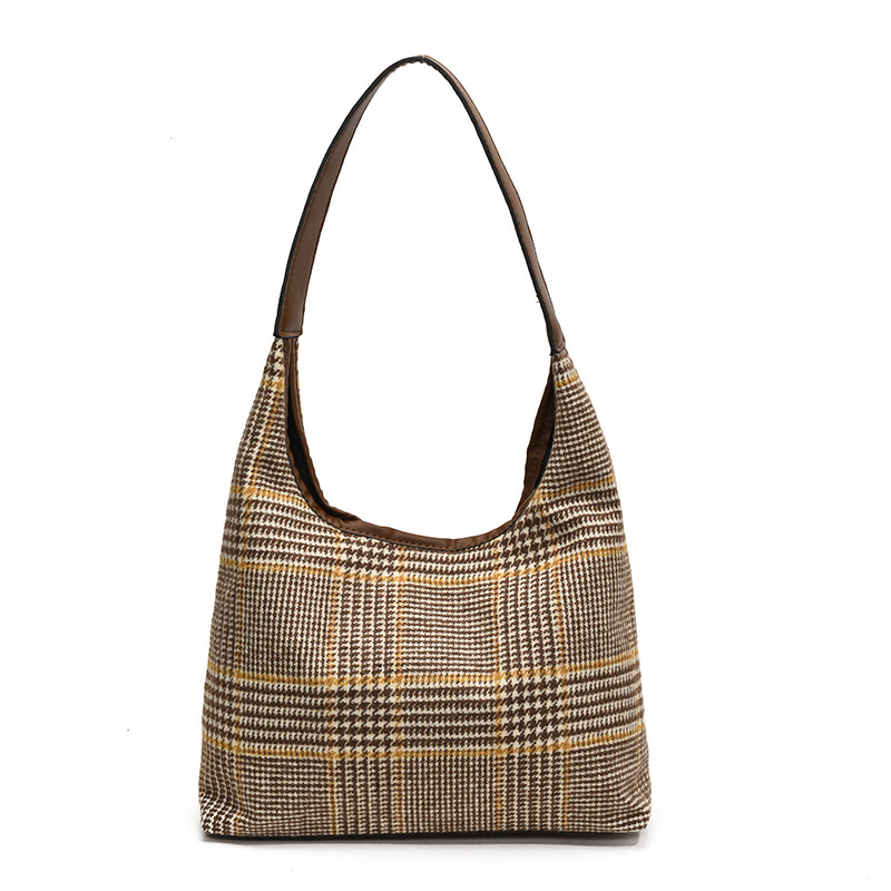 Large-capacity fashionable checkered bag for women, new autumn/winter 2024, Korean style contrasting color underarm bag, versatile single-shoulder handbag Item Picture