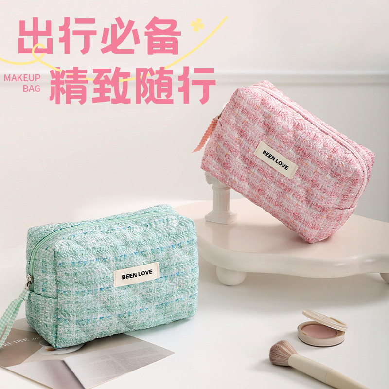 Runhui Bags' new Embroidered Dream Octagonal makeup bag, travel cosmetics storage bag, makeup bag with large capacity and a high-end feel full figure