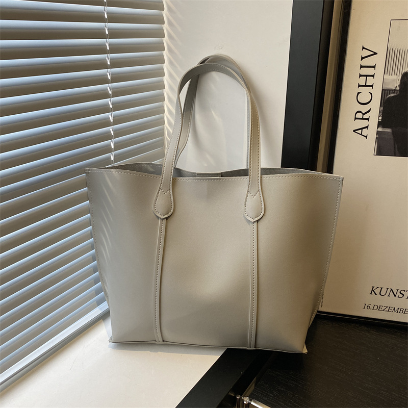 Winter handbag for women 2024 New Korean style, trendy and simple, large-capacity soft leather tote bag, fashionable and patchwork single-shoulder bag full figure