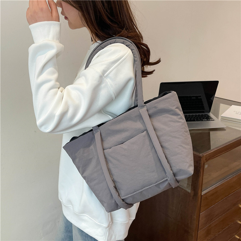 Spring women's single-shoulder bag, large-capacity nylon, niche design commuter bag, versatile and fashionable single-shoulder tote bag Specification drawing