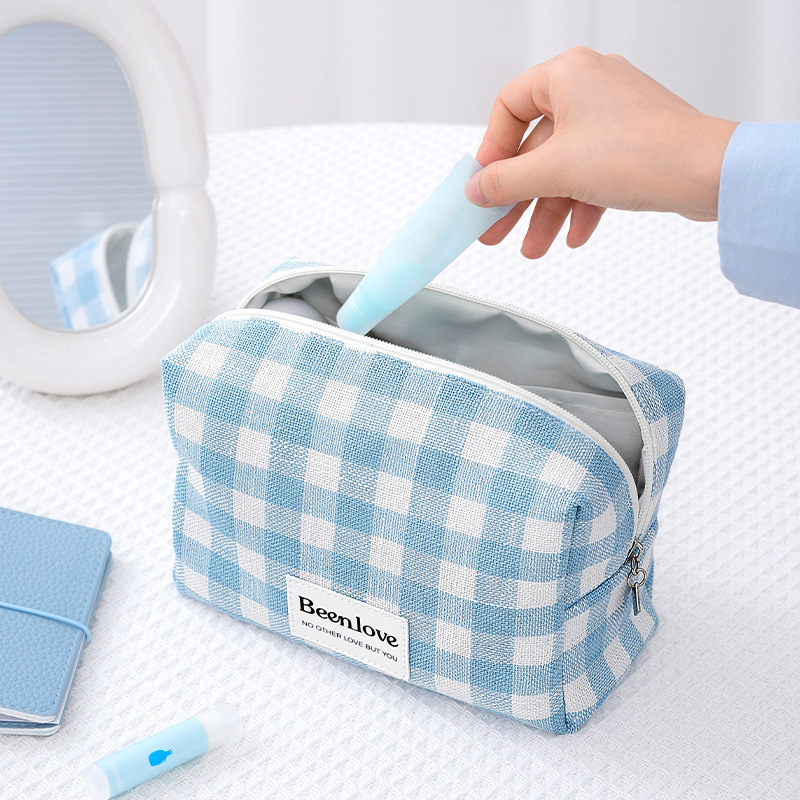 Runhui's new style octagonal makeup bag, a convenient hand-held small bag, travel cosmetics storage bag, and makeup bag Specification drawing