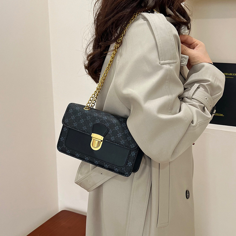 New retro ladies' small bag, ins style, high-end quality chain crossbody bag, cross-border lock small square bag details Picture
