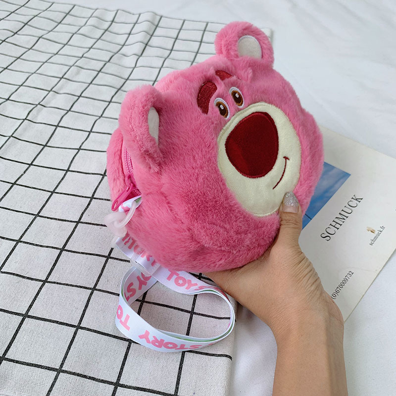 Cute cartoon strawberry bear crossbody bag for women 2024 autumn/Winter new style Funny plush three-eyed bag grab bag Application Scenario
