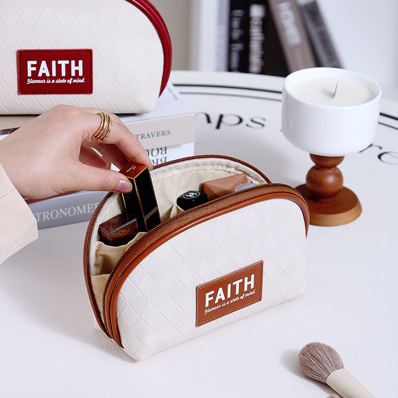 Runhui diamond-shaped semi-round hand-held makeup bag, cosmetics storage bag, travel toiletries bag, makeup bag minimum order one details Picture