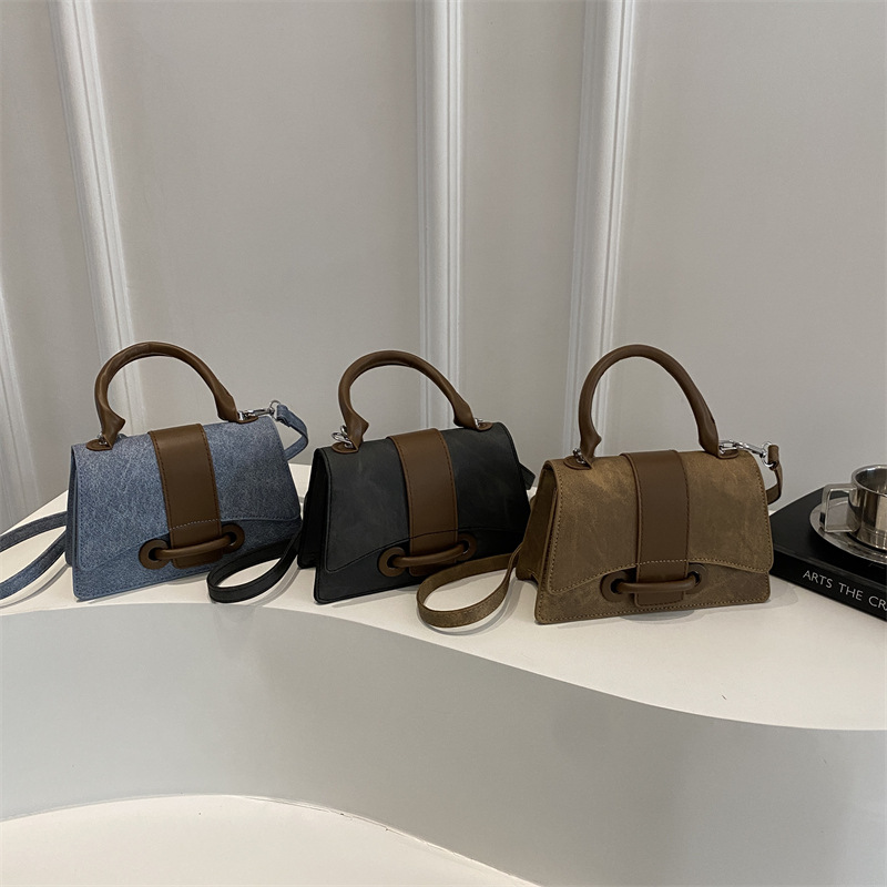 The new spring 2025 niche crossbody bag features a mini and stylish design, a single-shoulder bag with lychee pattern and a small square hand-held bag Application Scenario
