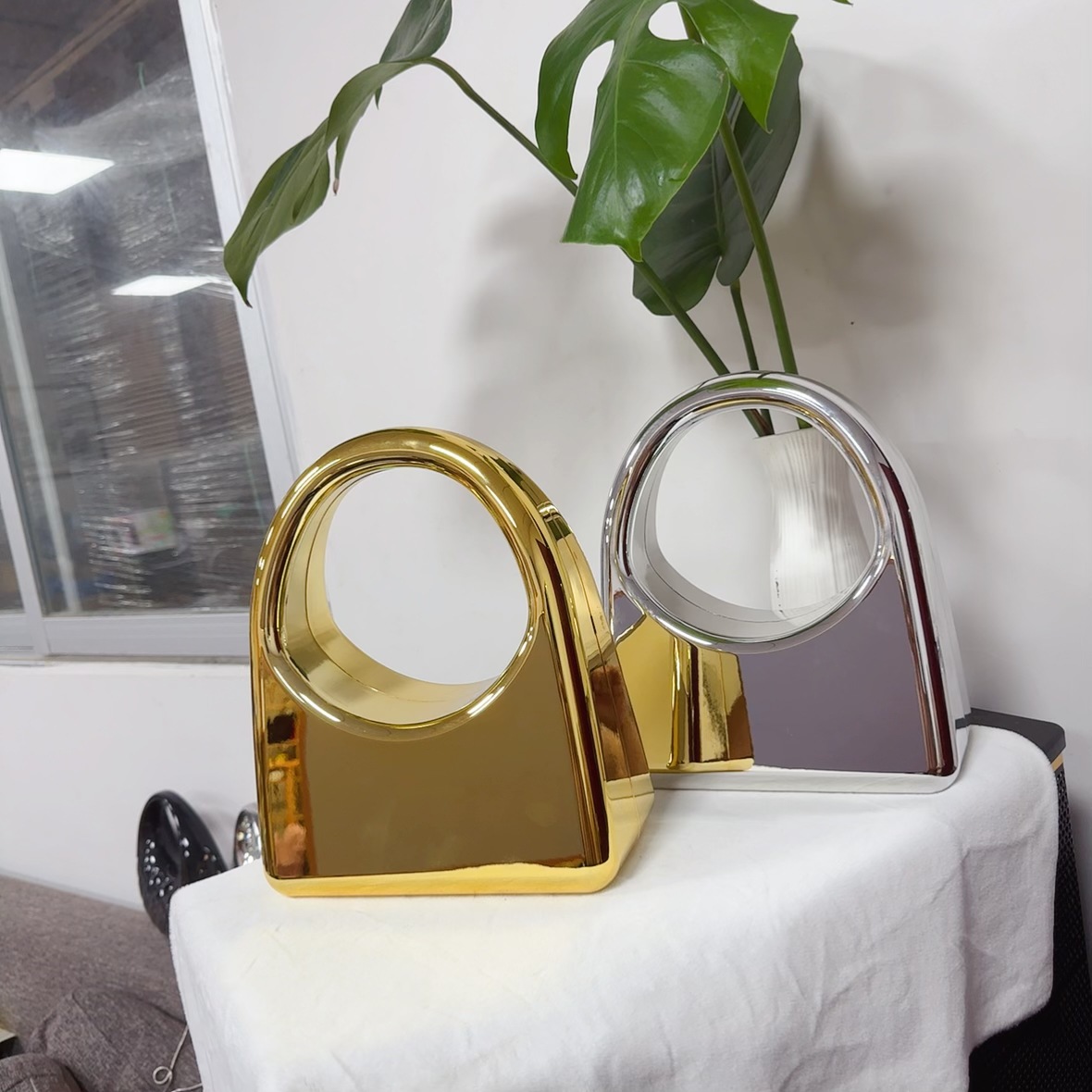 2025 New style European and American cross-border acrylic bag, fashionable and individual handbag, socialite dinner handbag Specification drawing