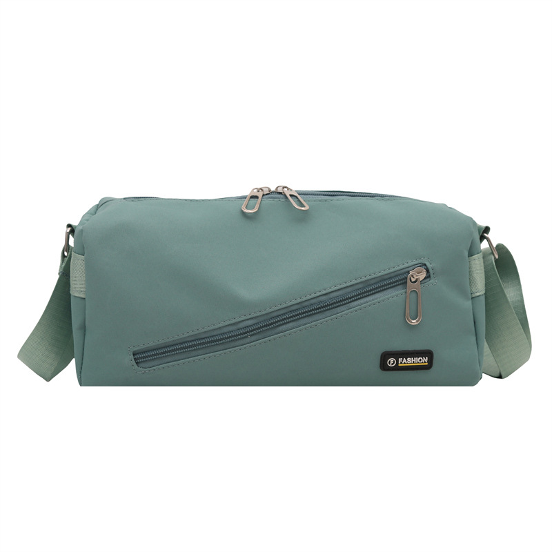 The new cross-border fashionable and simple crossbody bag, a casual commuting crossbody bag, a trendy bag, is popular among women this year Item Picture