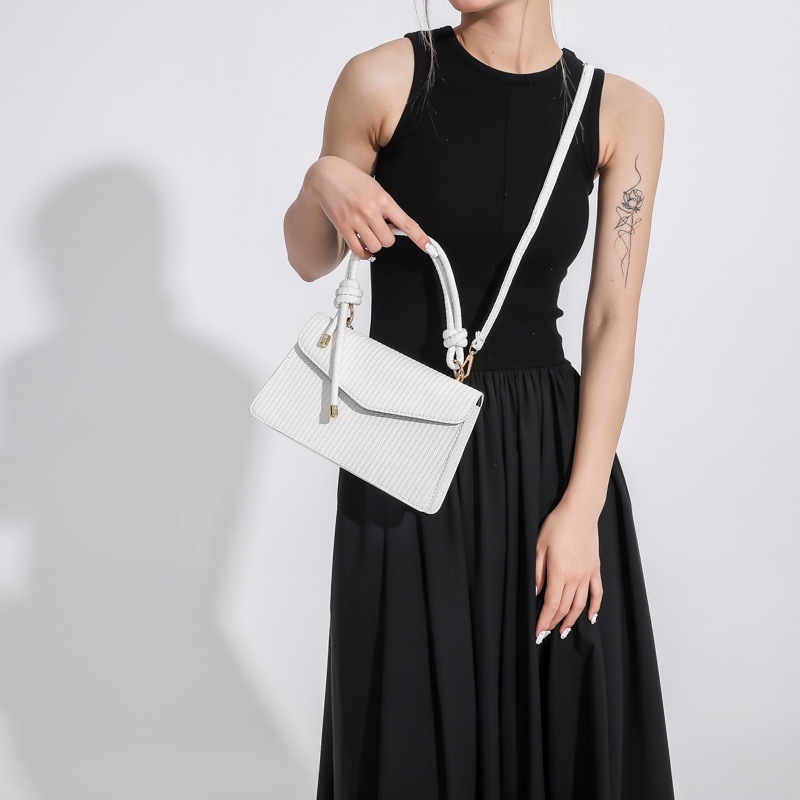 Simple and small square bag for women, 2023 Summer new style, solid color single-shoulder bag, casual handbag, retro crossbody bag Specification drawing